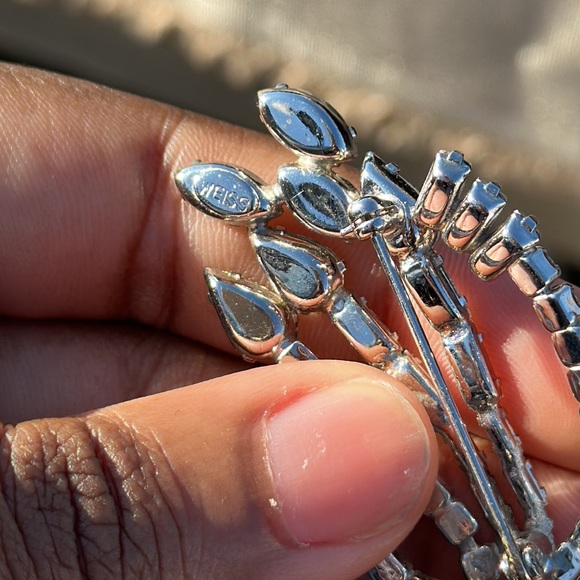 Vintage Weiss Brooch with Rhinostones - Picture 5 of 5